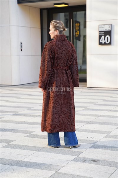 Пальто из каракуля формата oversize в терракотовом цвете. NA27SR