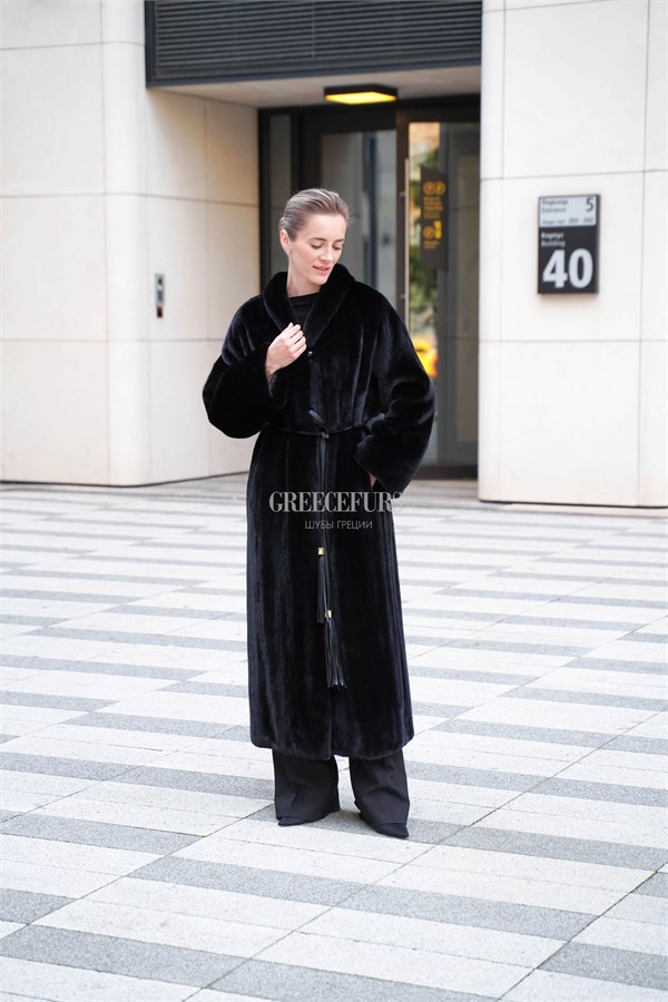 {{photo.Title}} {{photo.Alt || photo.Description || 'Норковая шуба Blackglama в роспуск с воротником шаль'}}