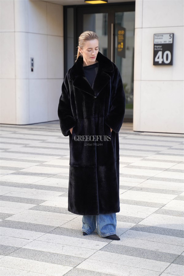 {{photo.Alt || photo.Description || 'Норковое пальто из Blackglama в технике пластины силуэта легкой трапеции с английским воротником'}}