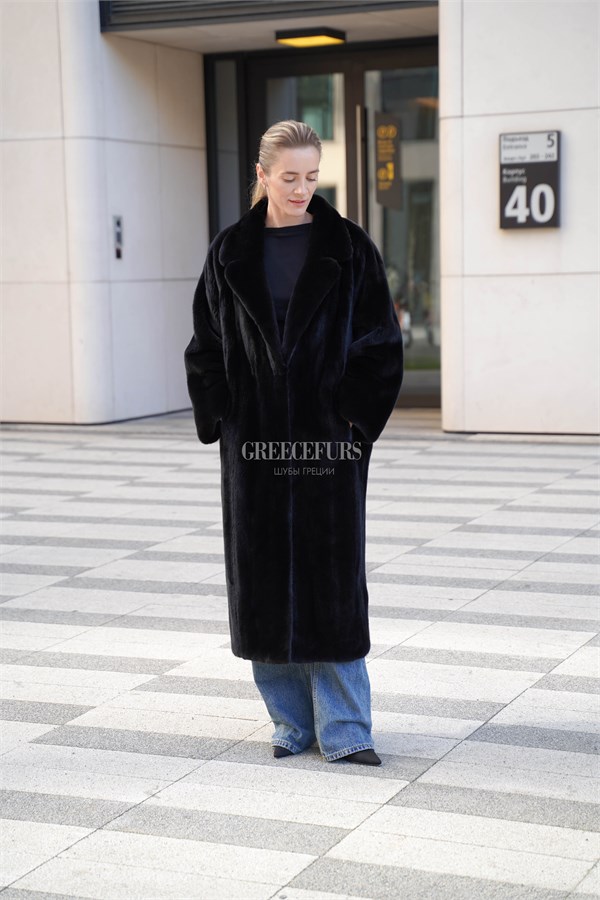 {{photo.Alt || photo.Description || 'Норковое пальто Blackglama в технике роспуск с английским воротником'}}